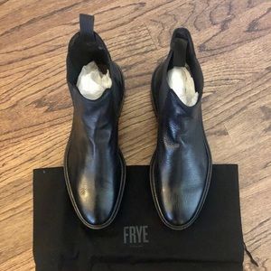 Greyson Chelsea FRYE boot